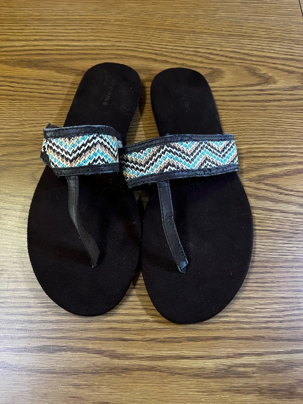 Sonoma Brown Women's Thong Sandals with Chevron Strap Size 10M